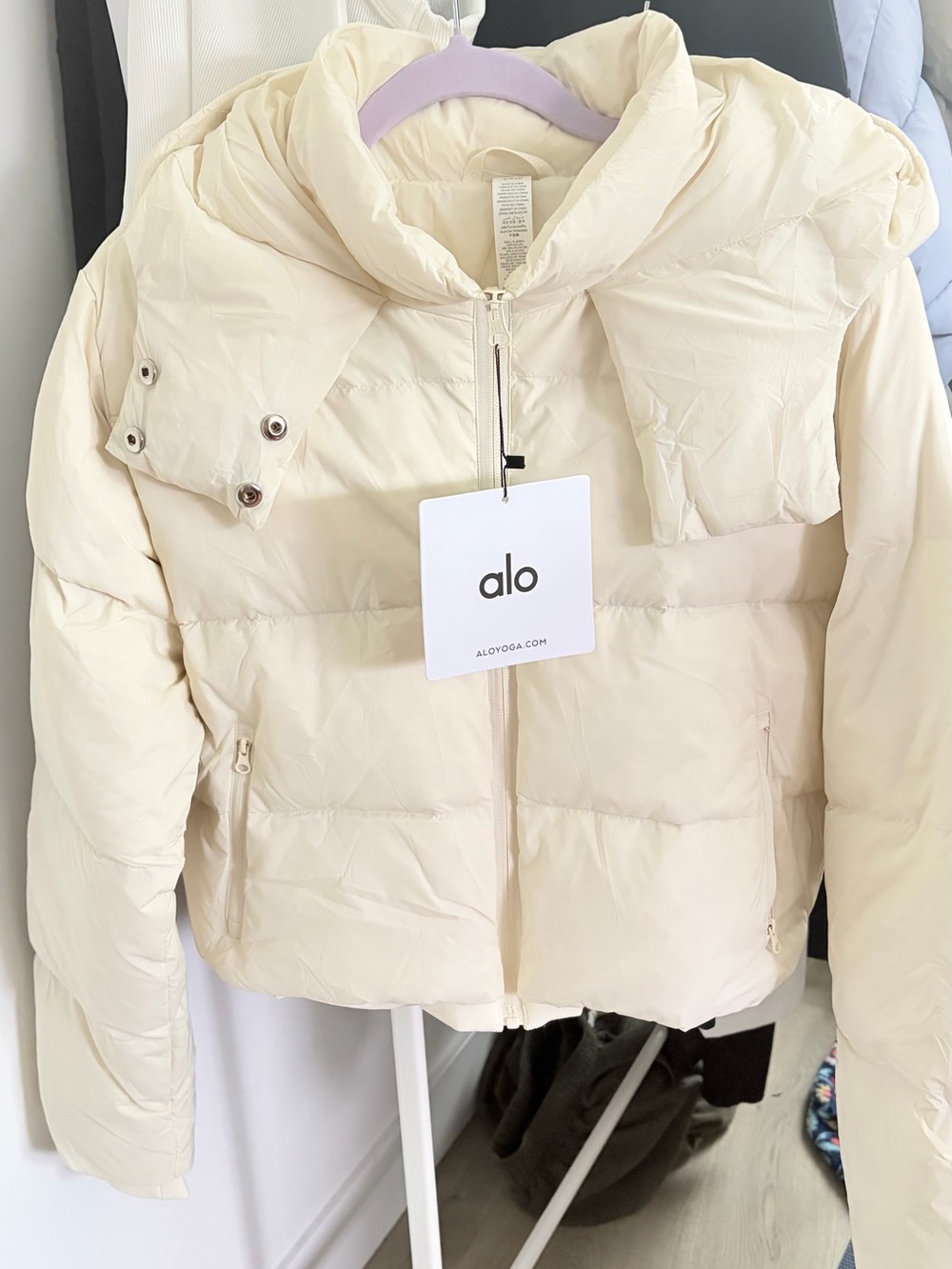 ALO Yoga Cream Short Puffer Jacket with hood